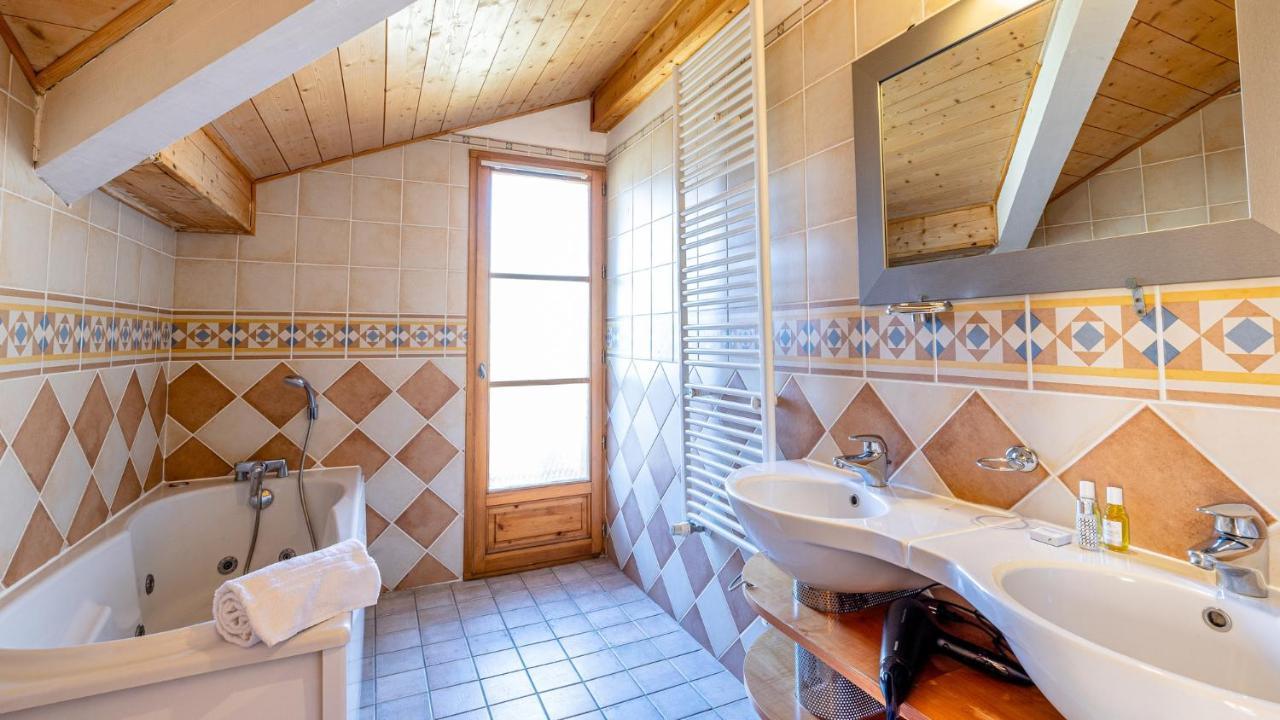 Madame Vacances Les Chalets De L'Altiport Alpe d'Huez Buitenkant foto